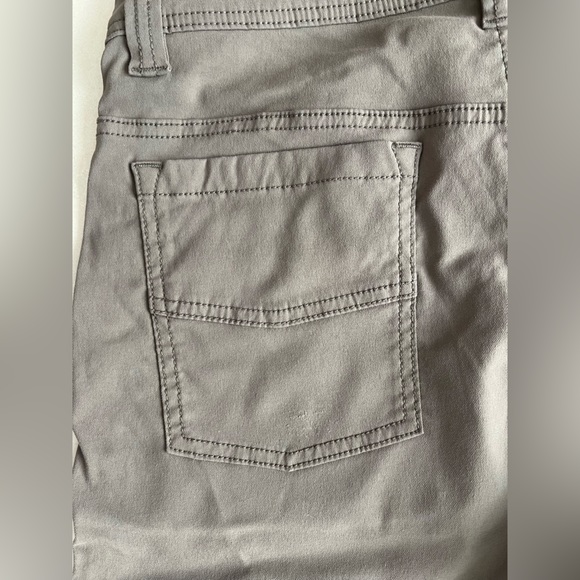 prAna Breathe Shorts Size Flat Front 32W x 11L Mud (Olive / Brown) RN124977 - Picture 11 of 16